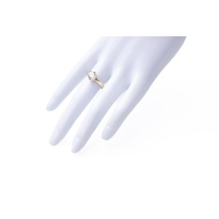 Złoty pierścionek solitaire z fasetowaną obrączką 1525/7